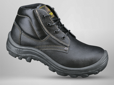 ایمن تک - نقش کفش ایمنی در کاهش آسیب‌های محیط کار